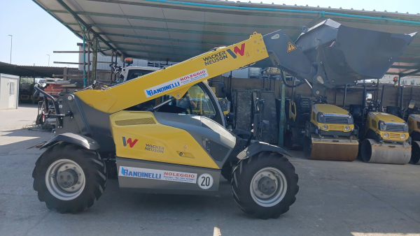 Nuovo sollevatore telescopico a noleggio Wacker Neuson TH625